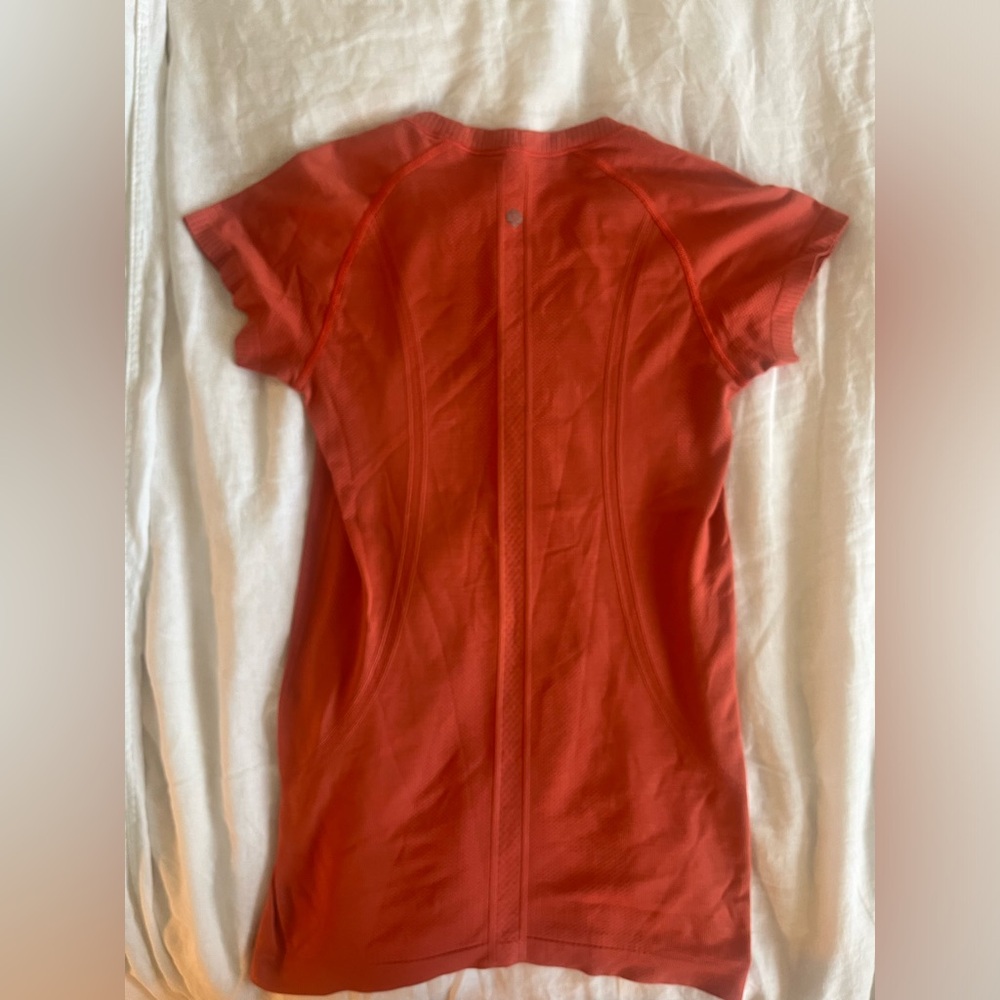Coral lululemon workout top